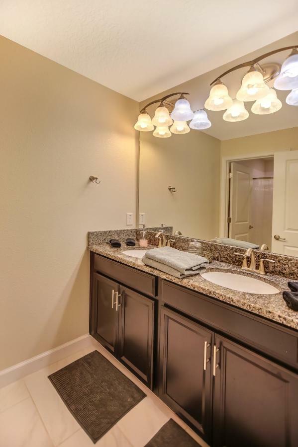 C - New 4 Bedroom Home - 5 Miles To Disney - Free Water Park - Private Pool Kissimmee Kültér fotó